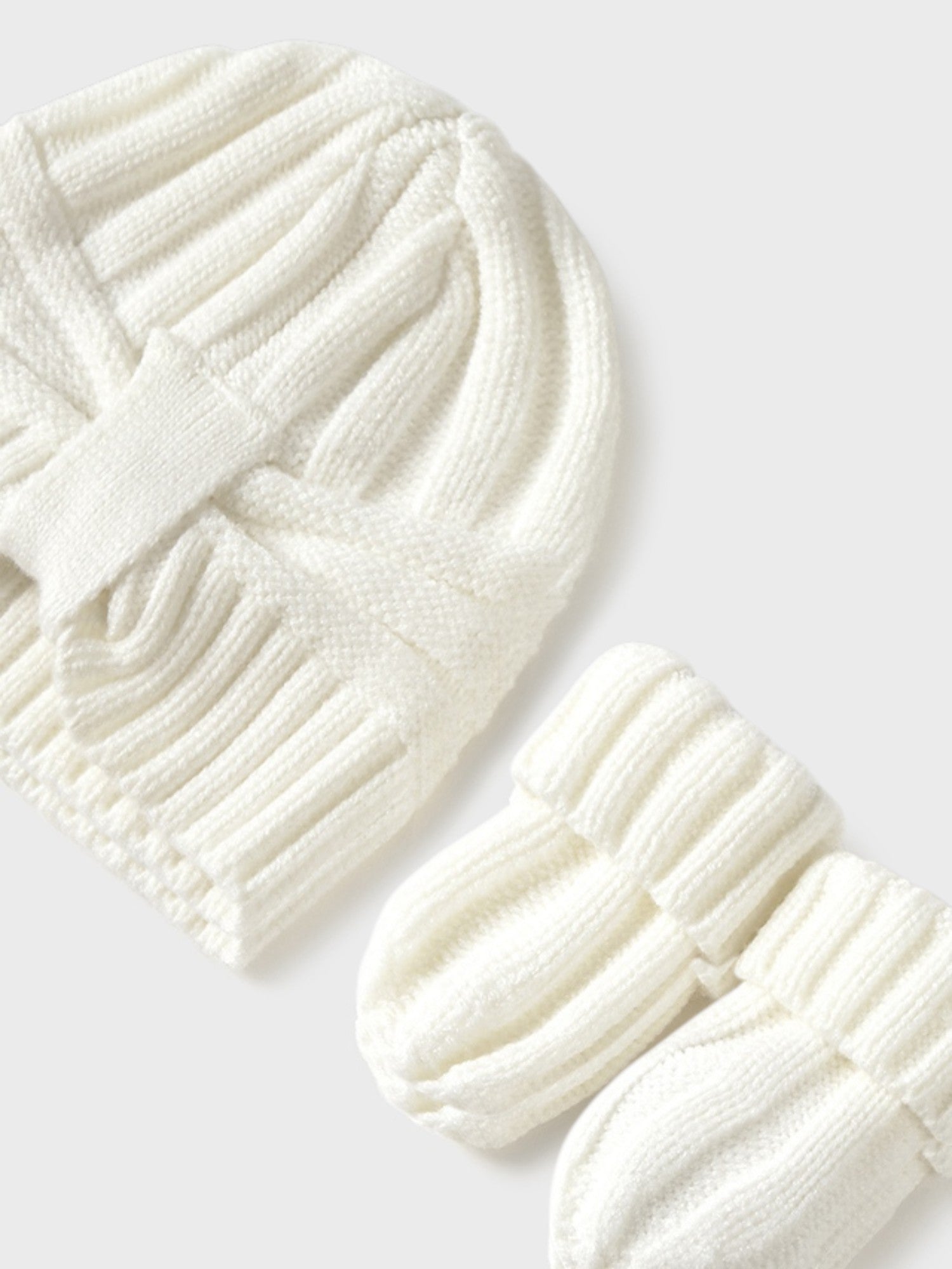 Cappello Bimba ECRU 9930/65