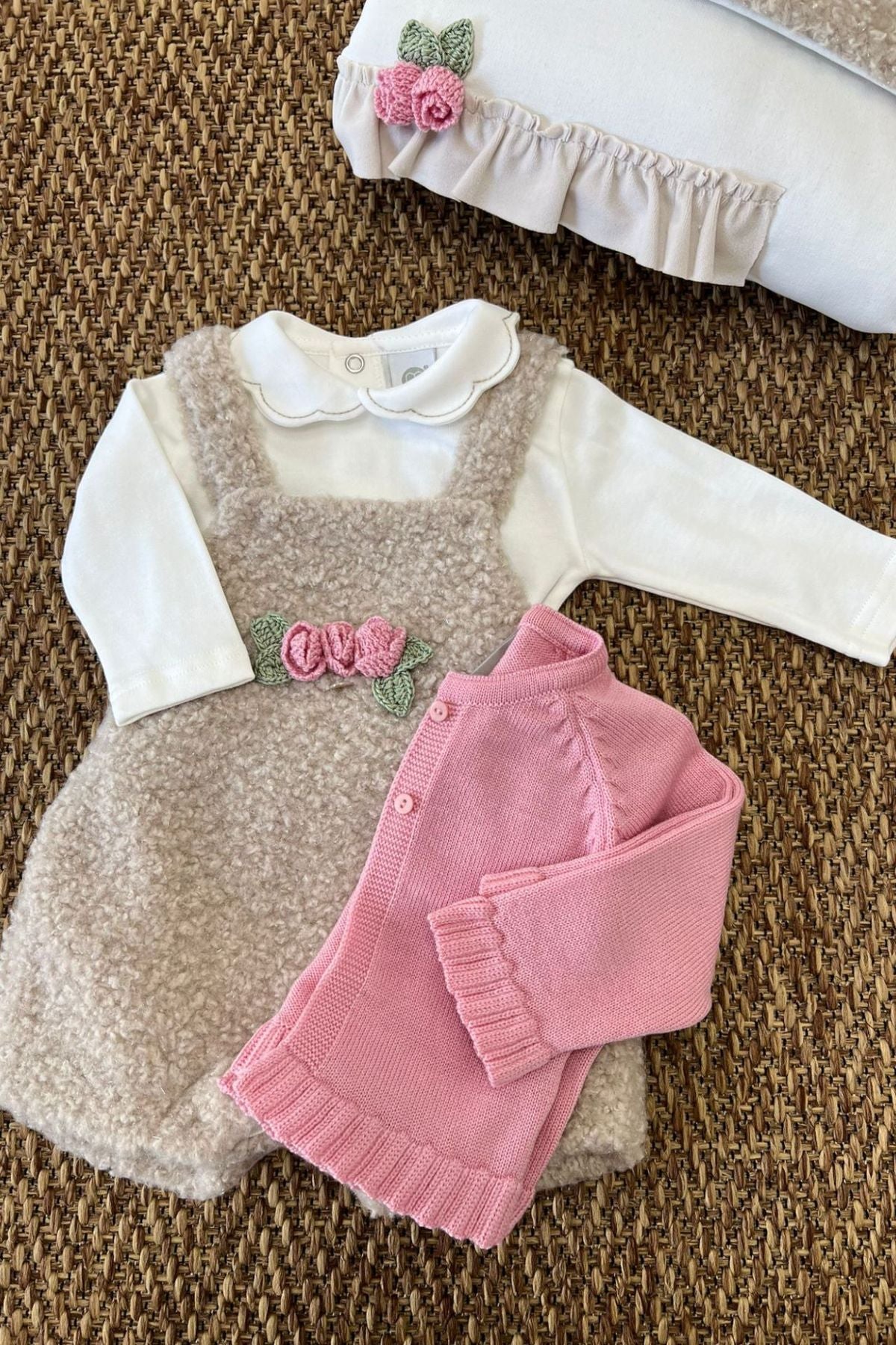 Completo con cardigan Roselline applicate Bimba ROSA FARD IG1031