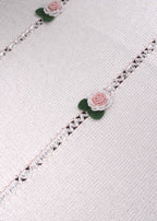 DELIZIA/CO Weiße bestickte Rosendecke