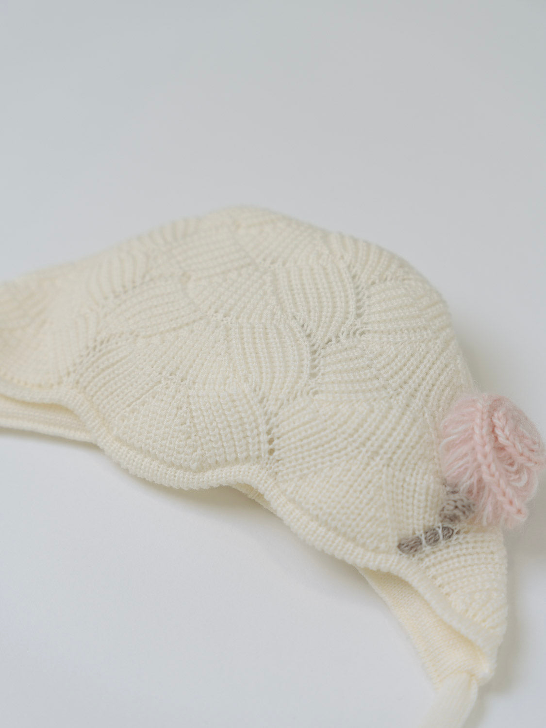 Cuffia lana con fiore laterale e laccetto Neonata VANIGLIA IN25CU -  NANU' BABY