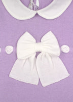 Baumwoll-Strampler mit lila Schleife 355/L