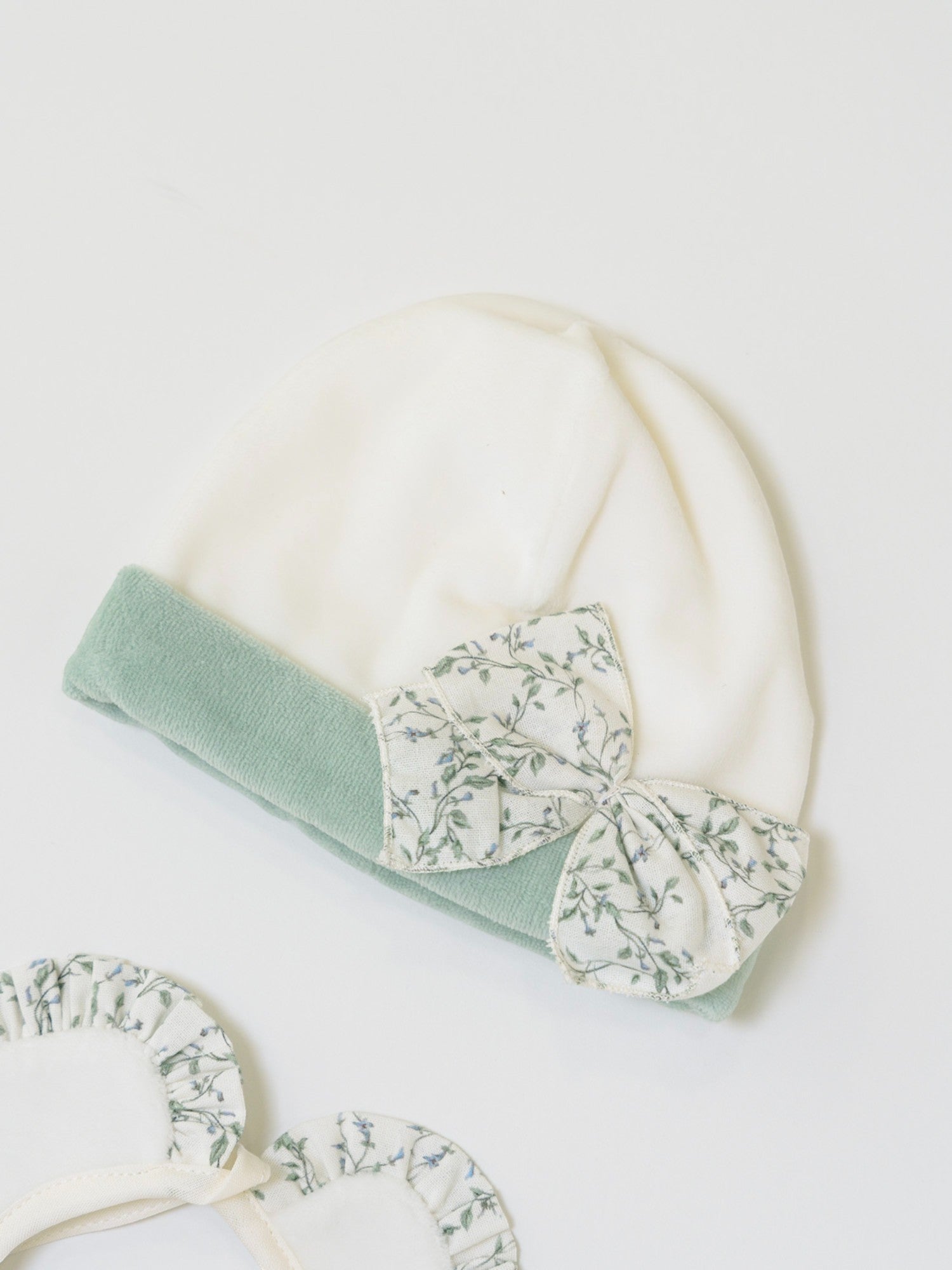 Cuffia e Bavetta Neonata Verde LR1102 -  NANU' BABY