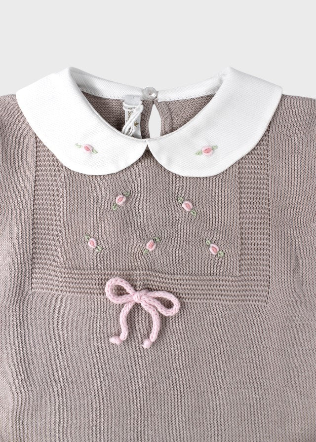 Baumwoll-Strampler mit taubengrauen Rosen 373/T