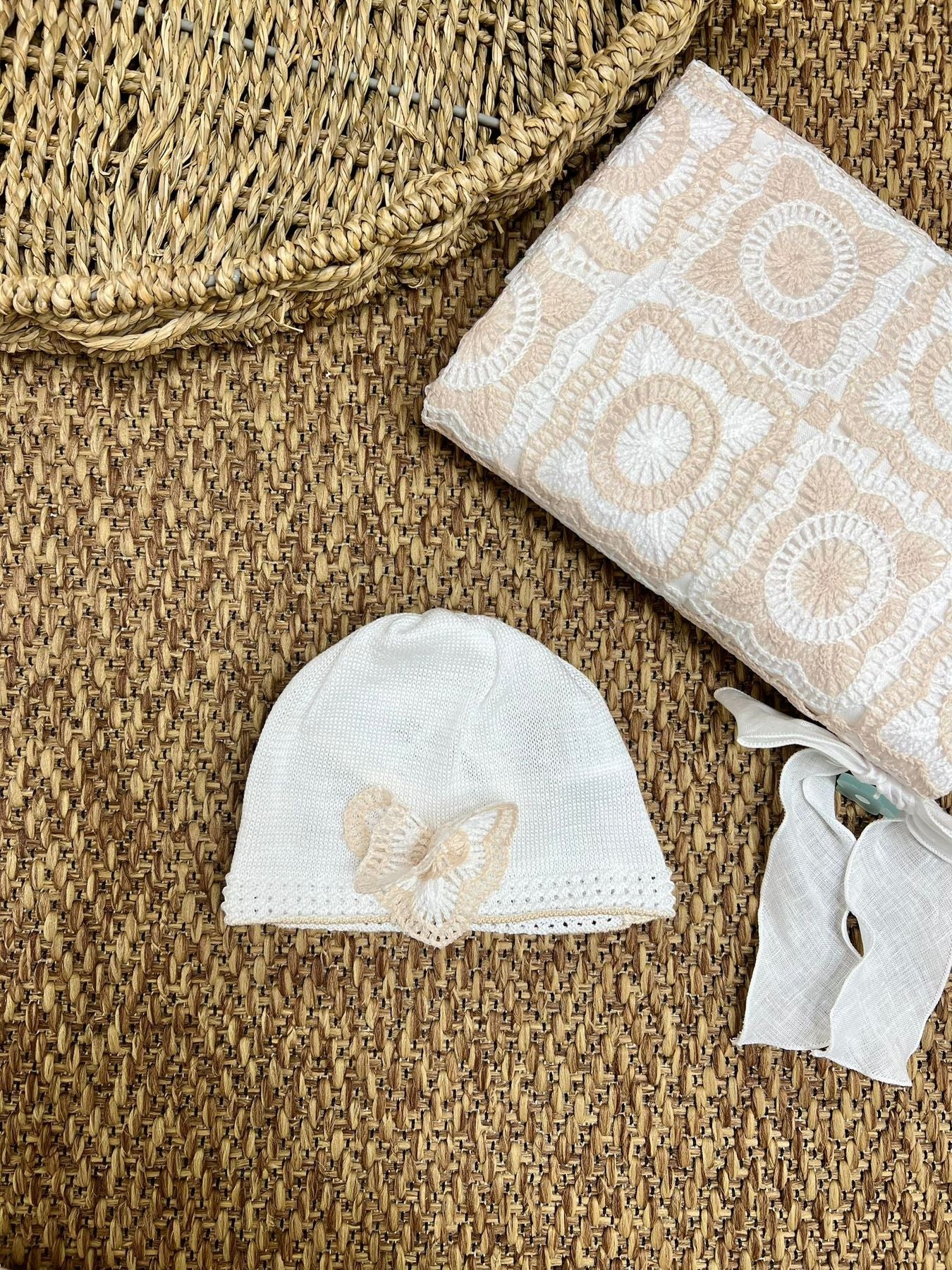 Cuffia Fiore in lino Neonata BIANCO EL2071
