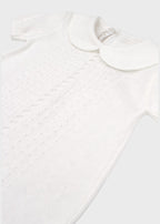 Weißer geflochtener Baumwoll-Strampler 351