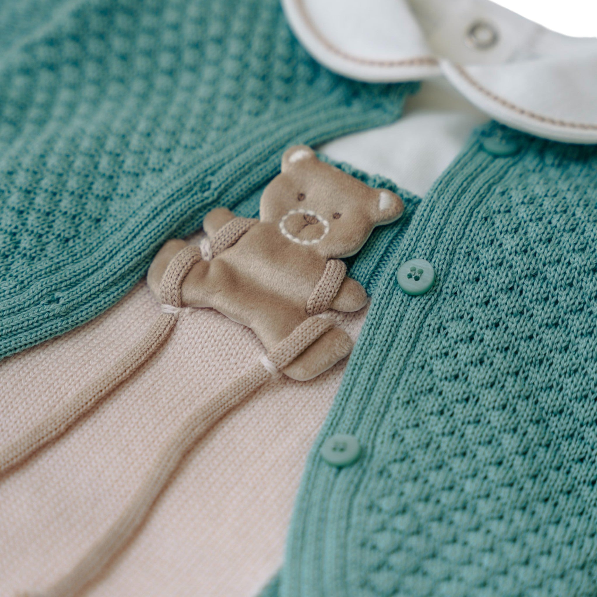 100% Virgin Wool Newborn Baby Set, Green Hot Air Balloon IN5731/V