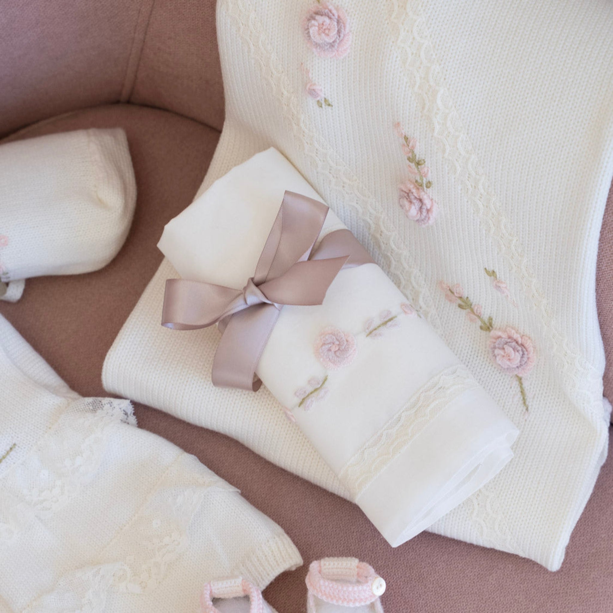 Pure Wool Blanket with Rococo Flower Embroidery - Little Sweetheart CLAUDIA/CO