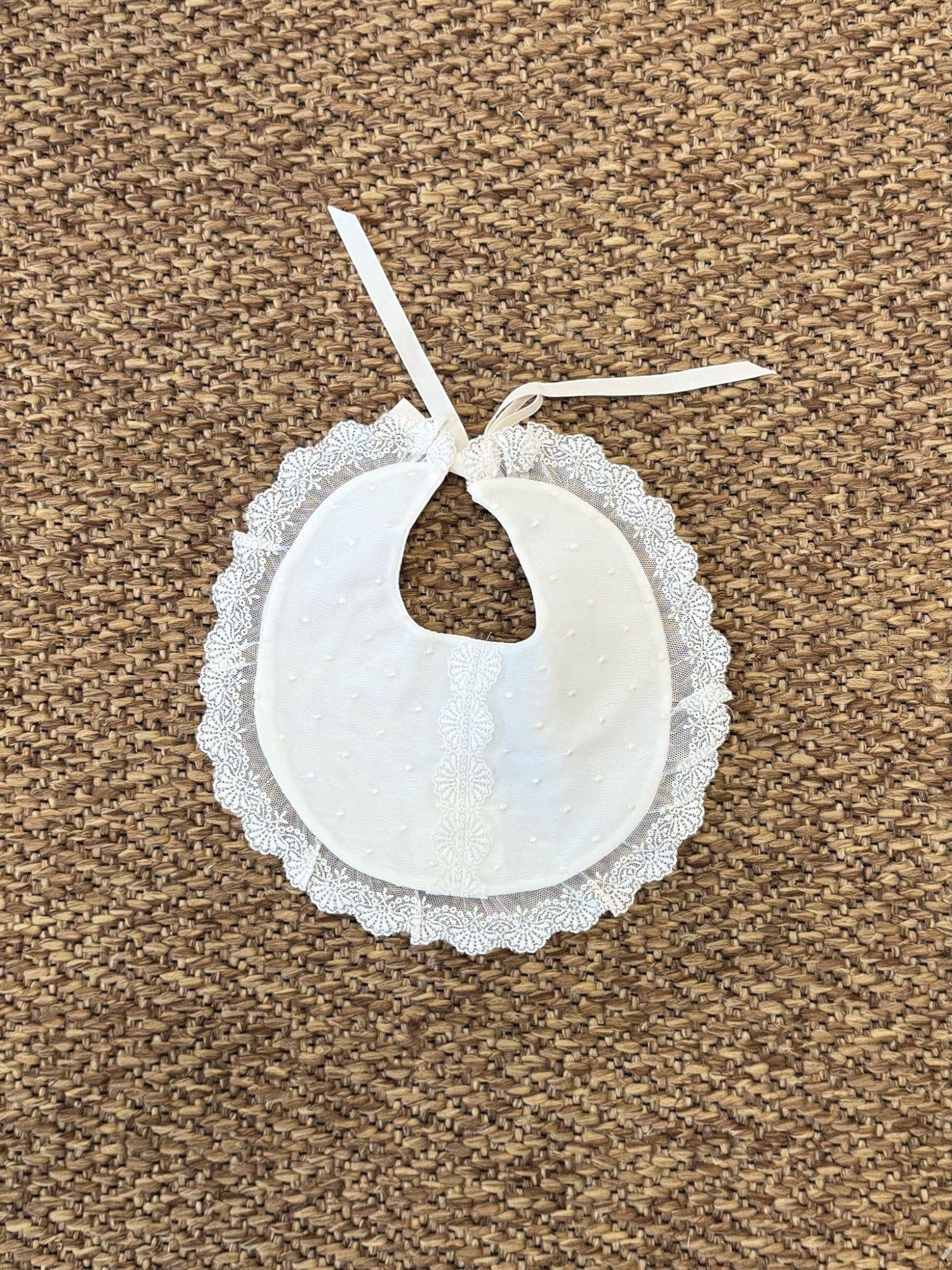 Bavetta Cerimonia Organza BEIGE 250 corredino e abbigliamento neonato | NANU' BABY