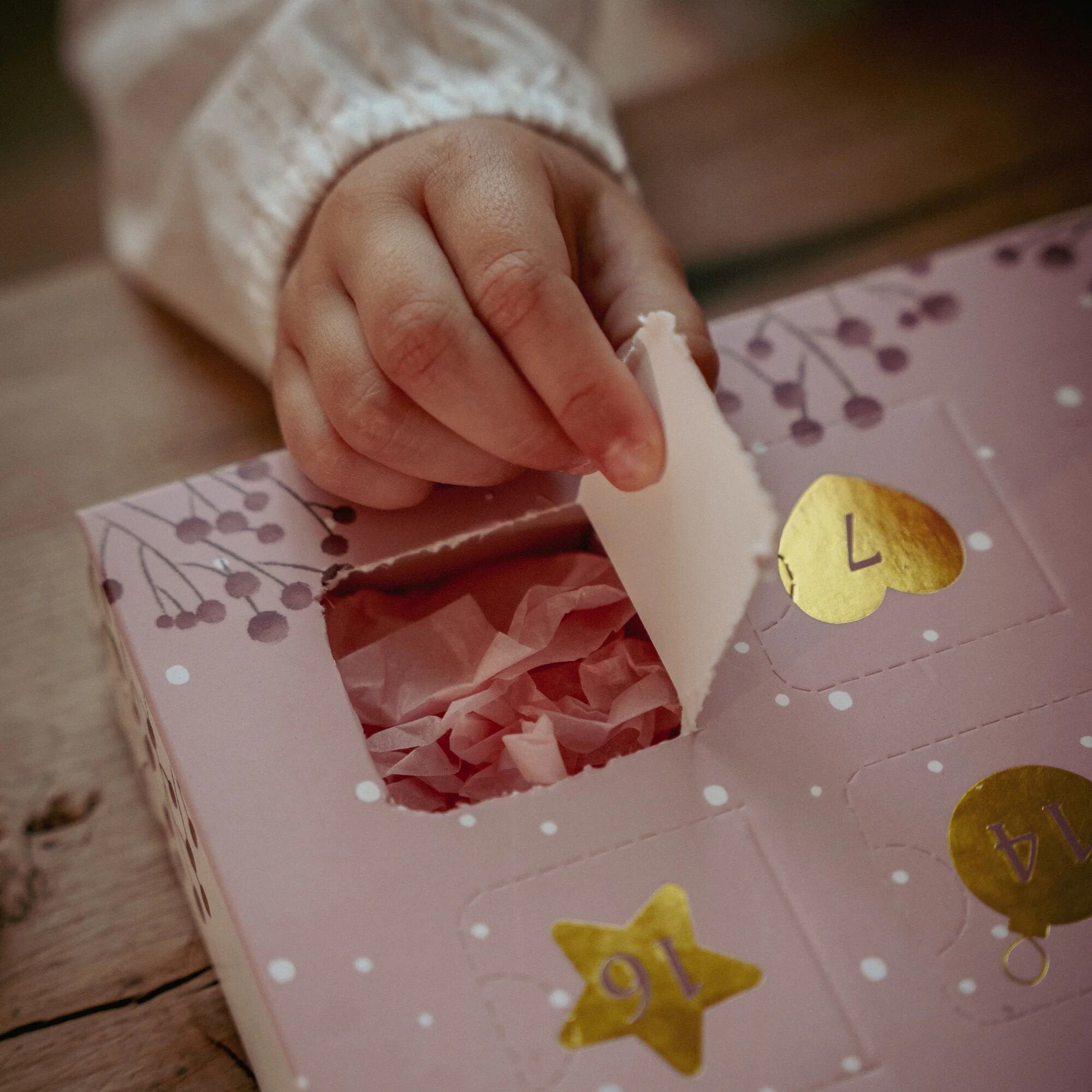 Calendario dell'avvento con regali (braccialetti, charms e stickers)  Multicolore 126664