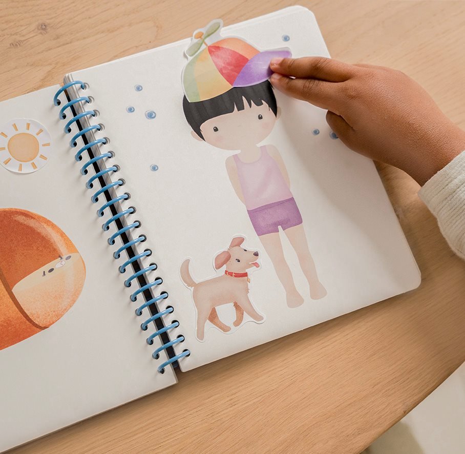 Libro Dress me up con stickers MLTICOLORE 125407 corredino e abbigliamento neonato | NANU' BABY