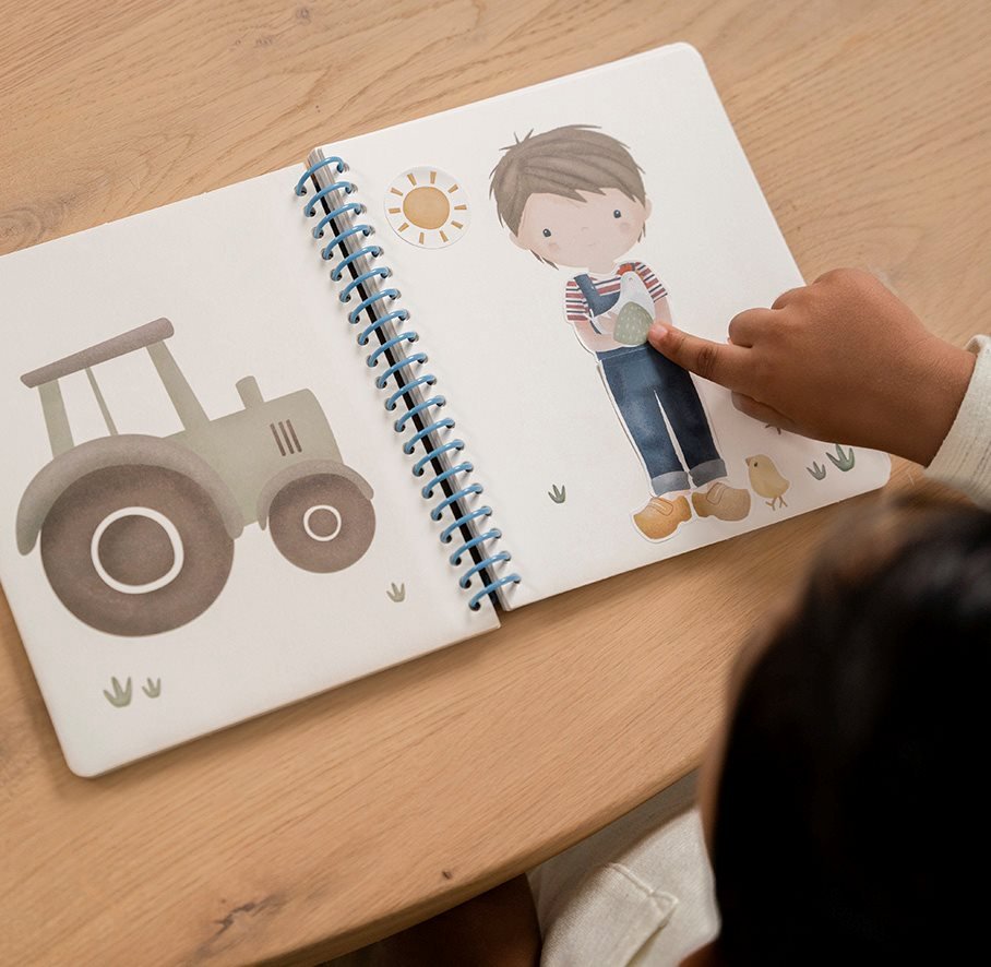 Libro Dress me up con stickers MLTICOLORE 125407 corredino e abbigliamento neonato | NANU' BABY