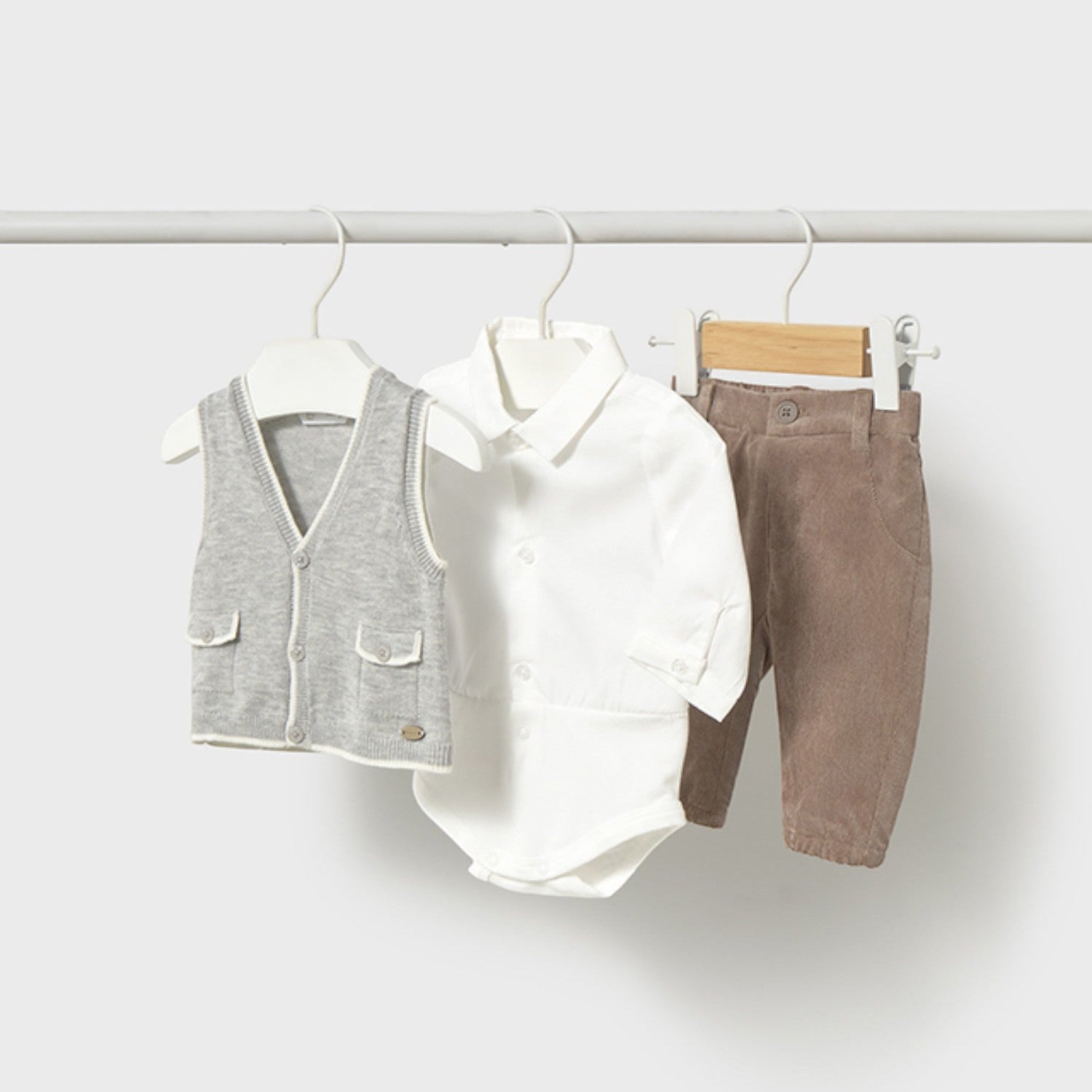 2582/39 - Completi e Pagliaccetti - MAYORAL