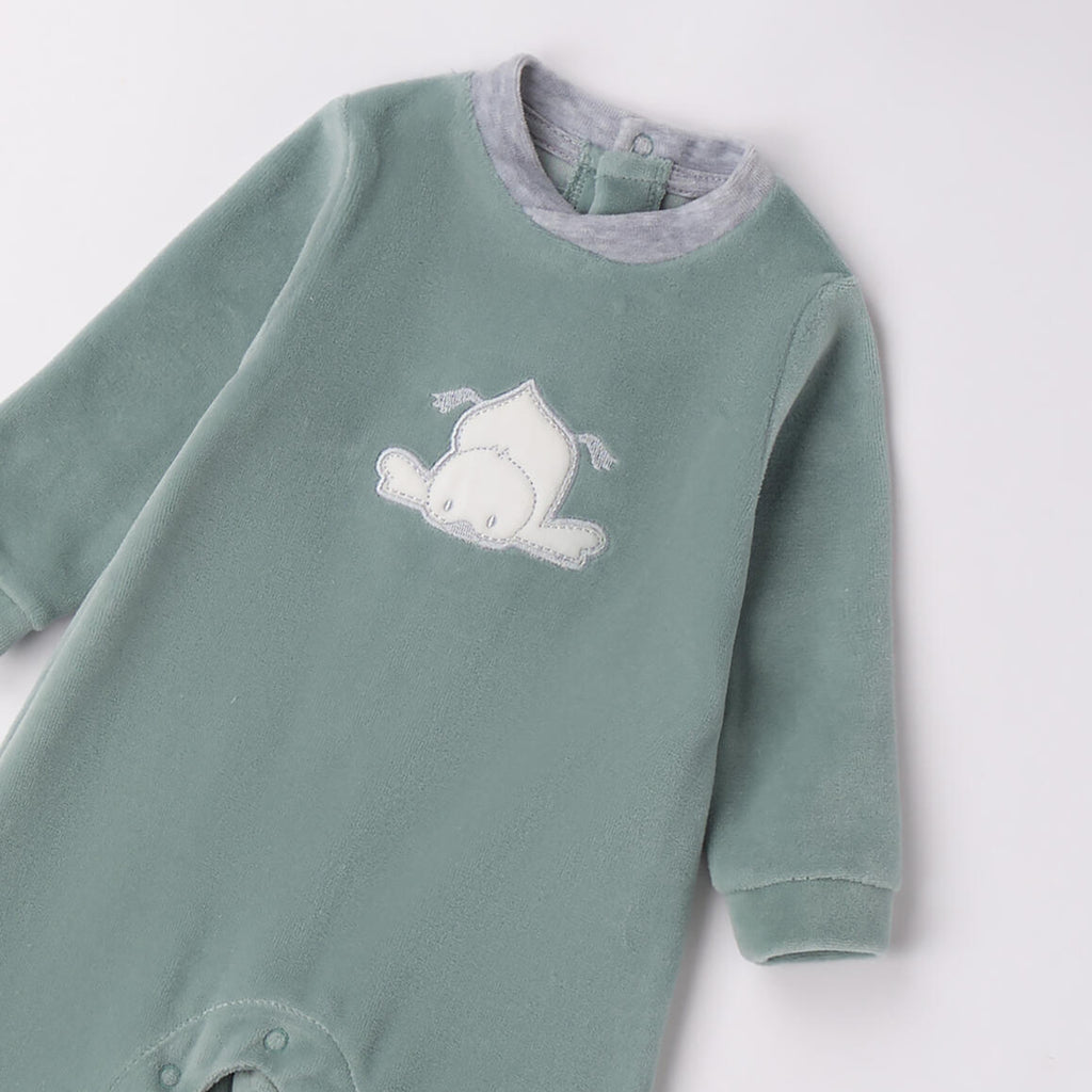 Grüner Chenille-Baby-Strampler mit Füßen 3F647/4136